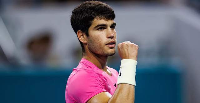 适应球场上 适应球场上