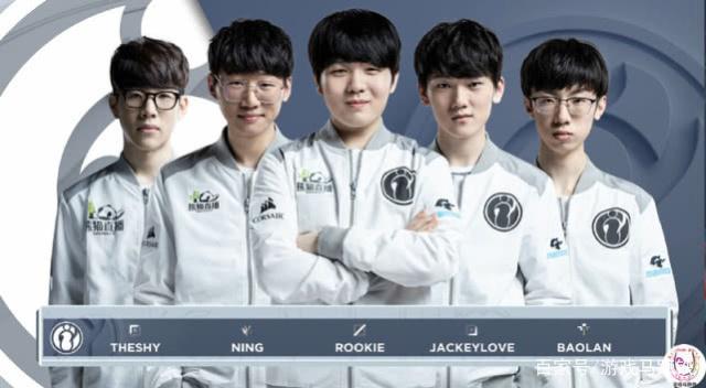 边后卫站位 边后卫站位