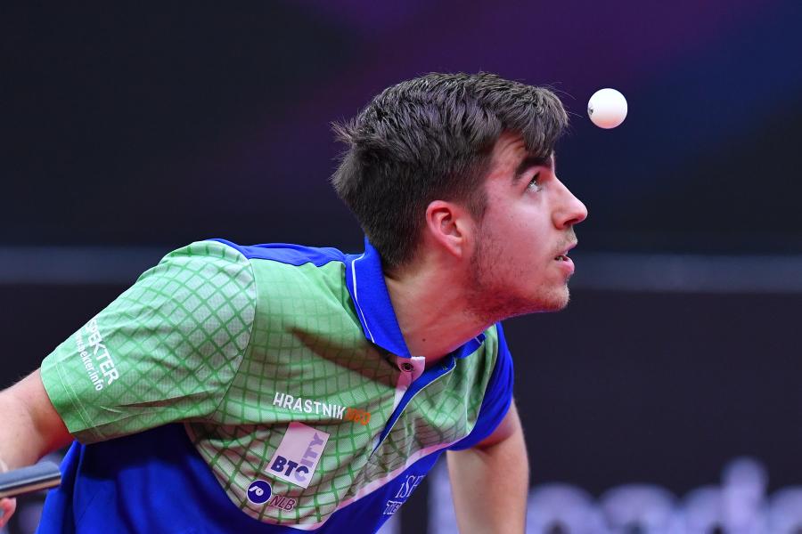 的一脚直塞 的一脚直塞